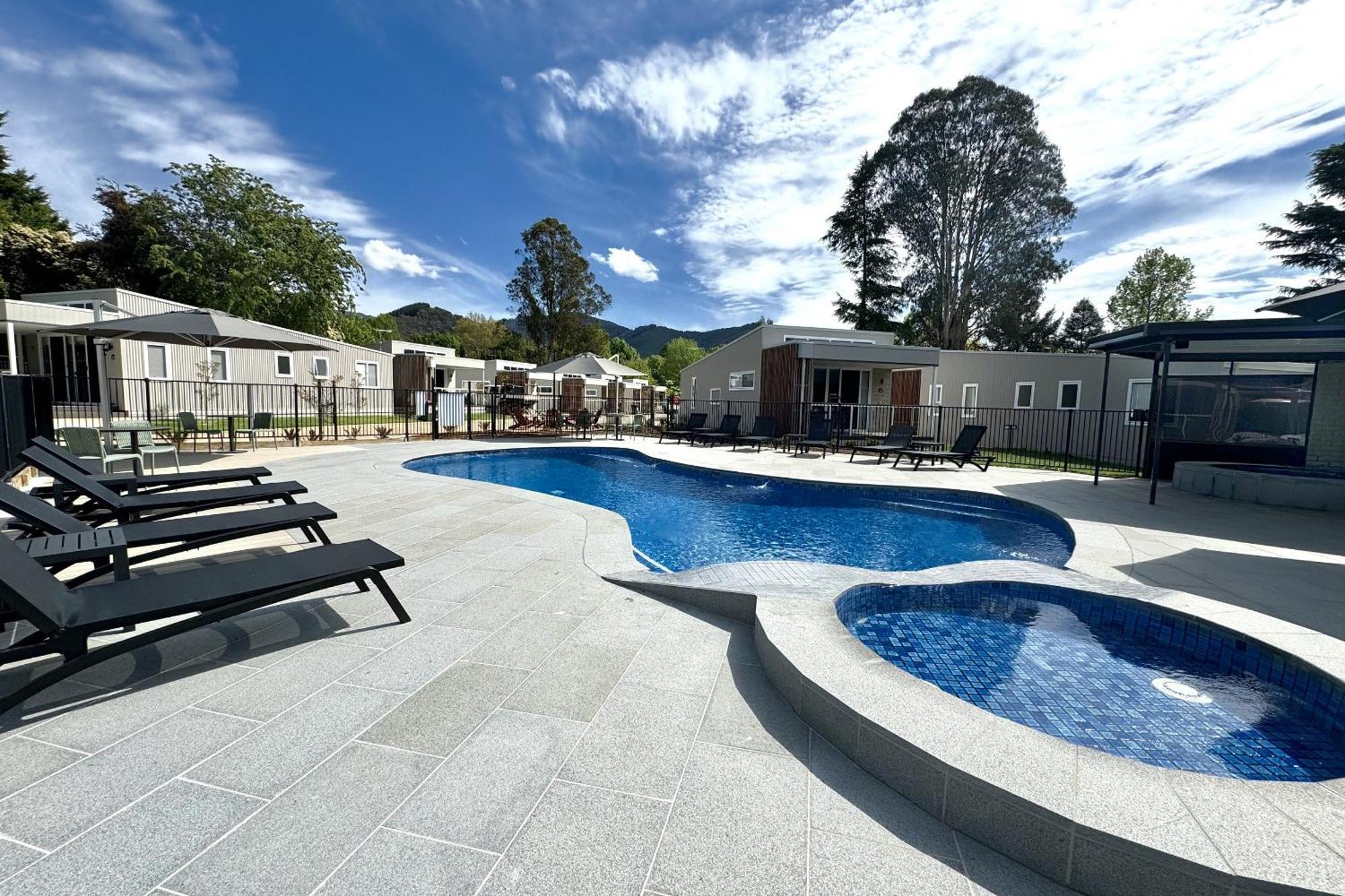 Tasman Holiday Parks - South Bright Exterior photo